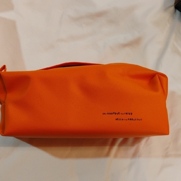 Hair Dryer Brush - Picture 2 of 7